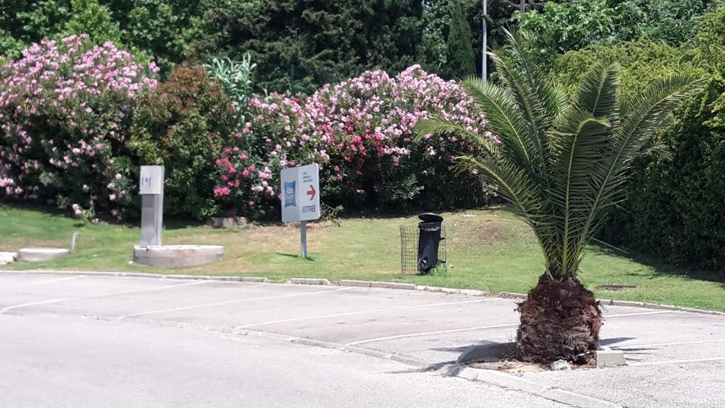 Ibis Budget Marseille Est Porte D'Aubagne Buitenkant foto